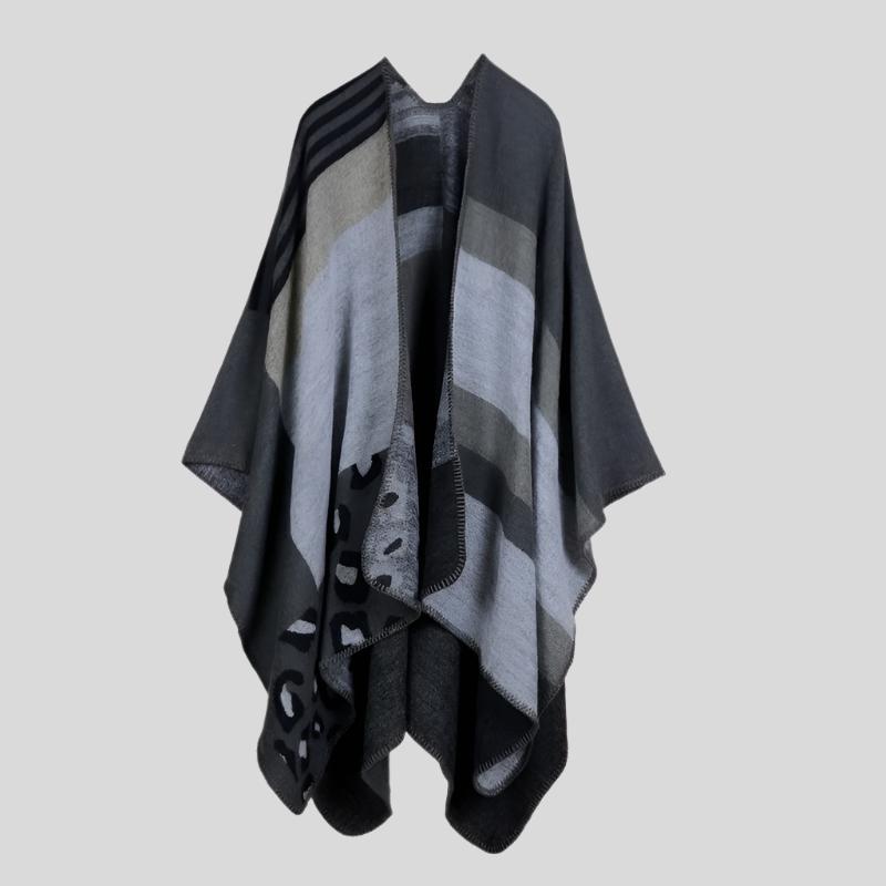 H Color-Embroidered Warm Poncho