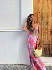 Maxi dress with open back, model Daniella