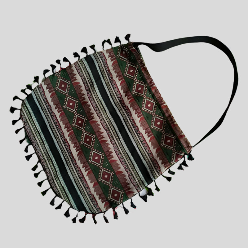 תיק עם רקמה גיאומטרית